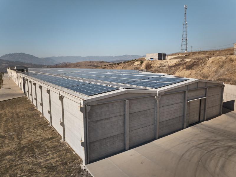 How Is Cold Air Insulation Achieved in Prefabricated Warehouses?