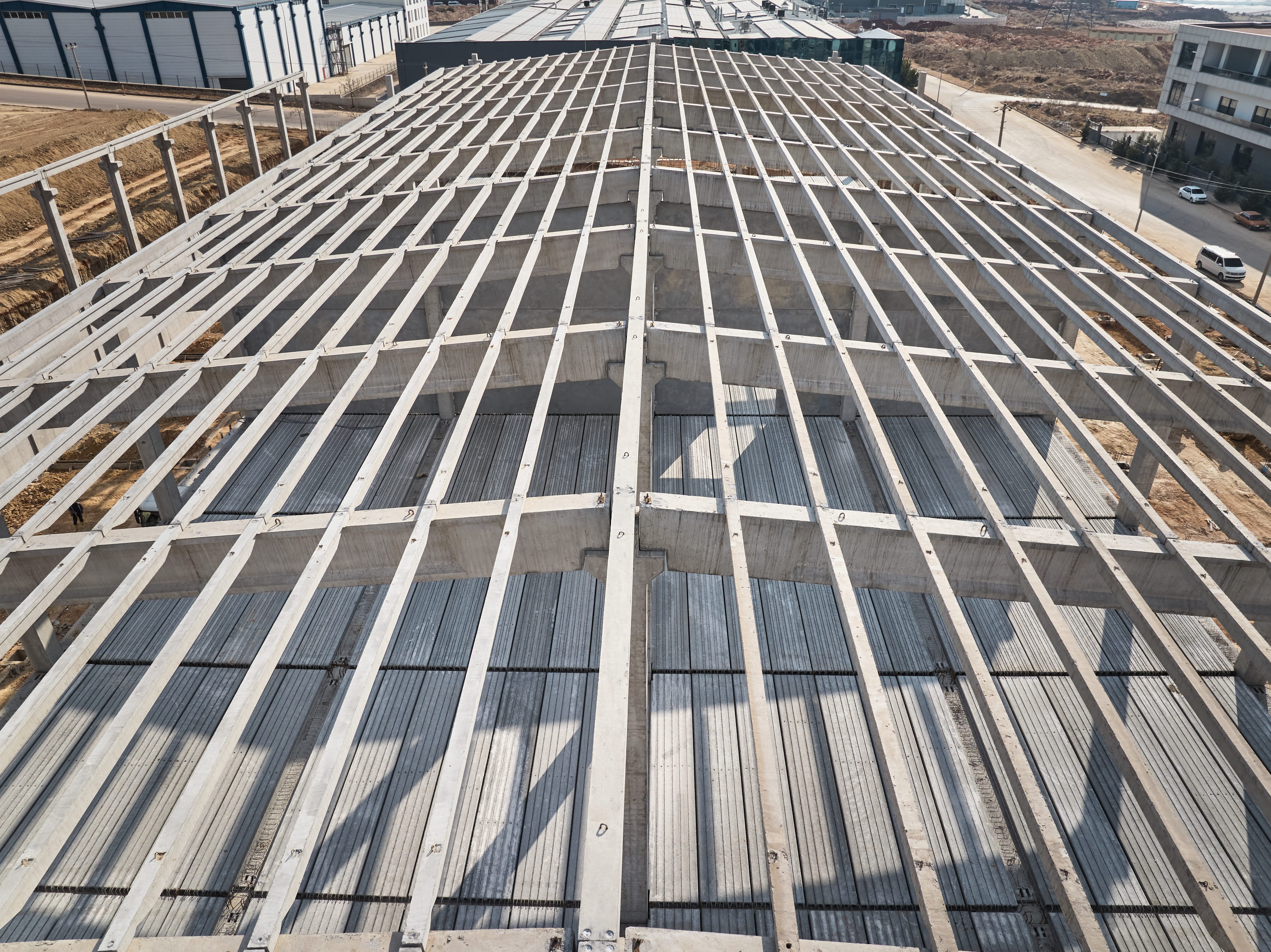 Sundurmalı Prefabrik Depo Modellerinde Doğru Kapı Yerleşimi Nasıl Olmalı?