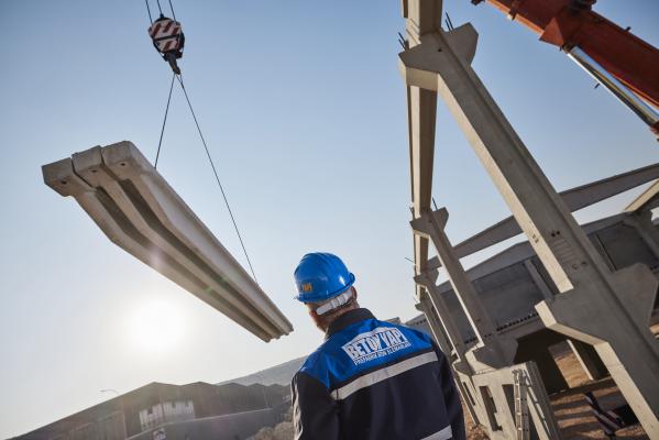 Tek Eğimli Çatılı Prefabrik Depolarda Verimli Hava Akışı Nasıl Sağlanır?