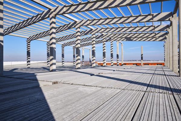 Tek Eğimli Çatılı Prefabrik Yapılarda Su Yalıtımı Ve Isı Performansı